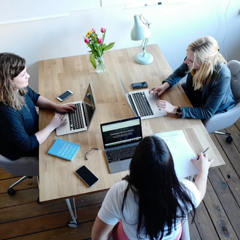 Trouver une idée entreprise qui fait la différence grâce au networking
